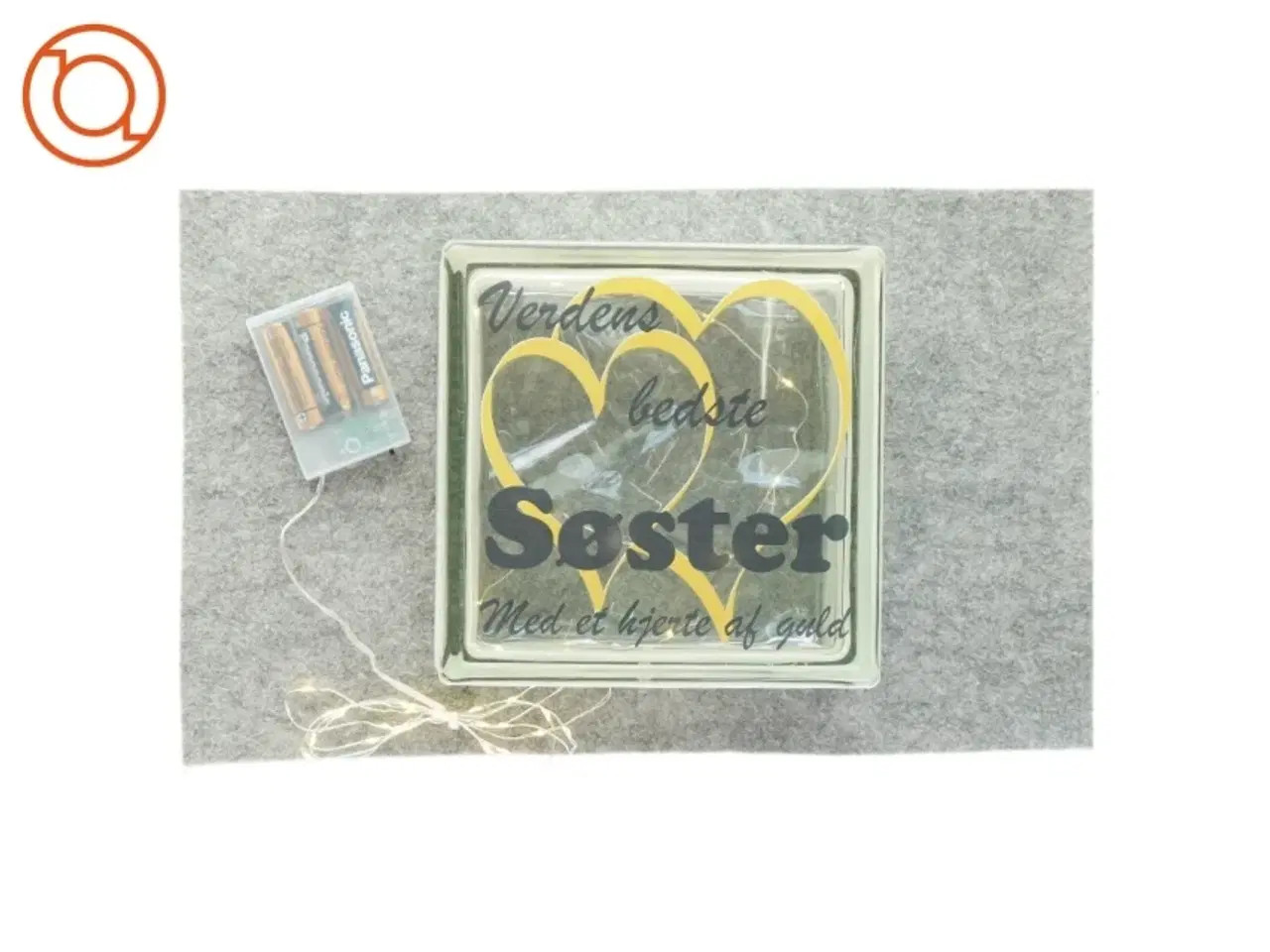 Billede 1 - Lampe med teksten "Verdens bedste søster" (str. 20 x 20 X 9)