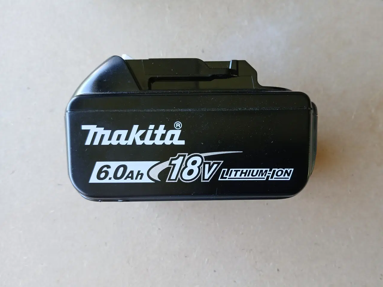 Billede 4 - Makita Græstrimmer 6Ah Batteri og Hurtiglader