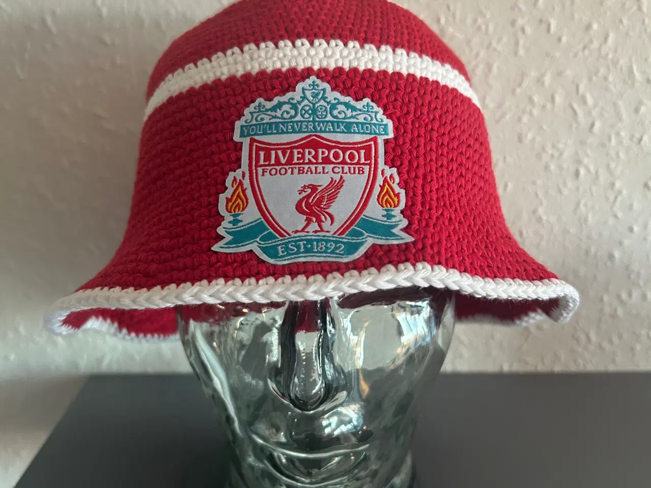 Billede 1 - Hæklet Liverpool bøllehat