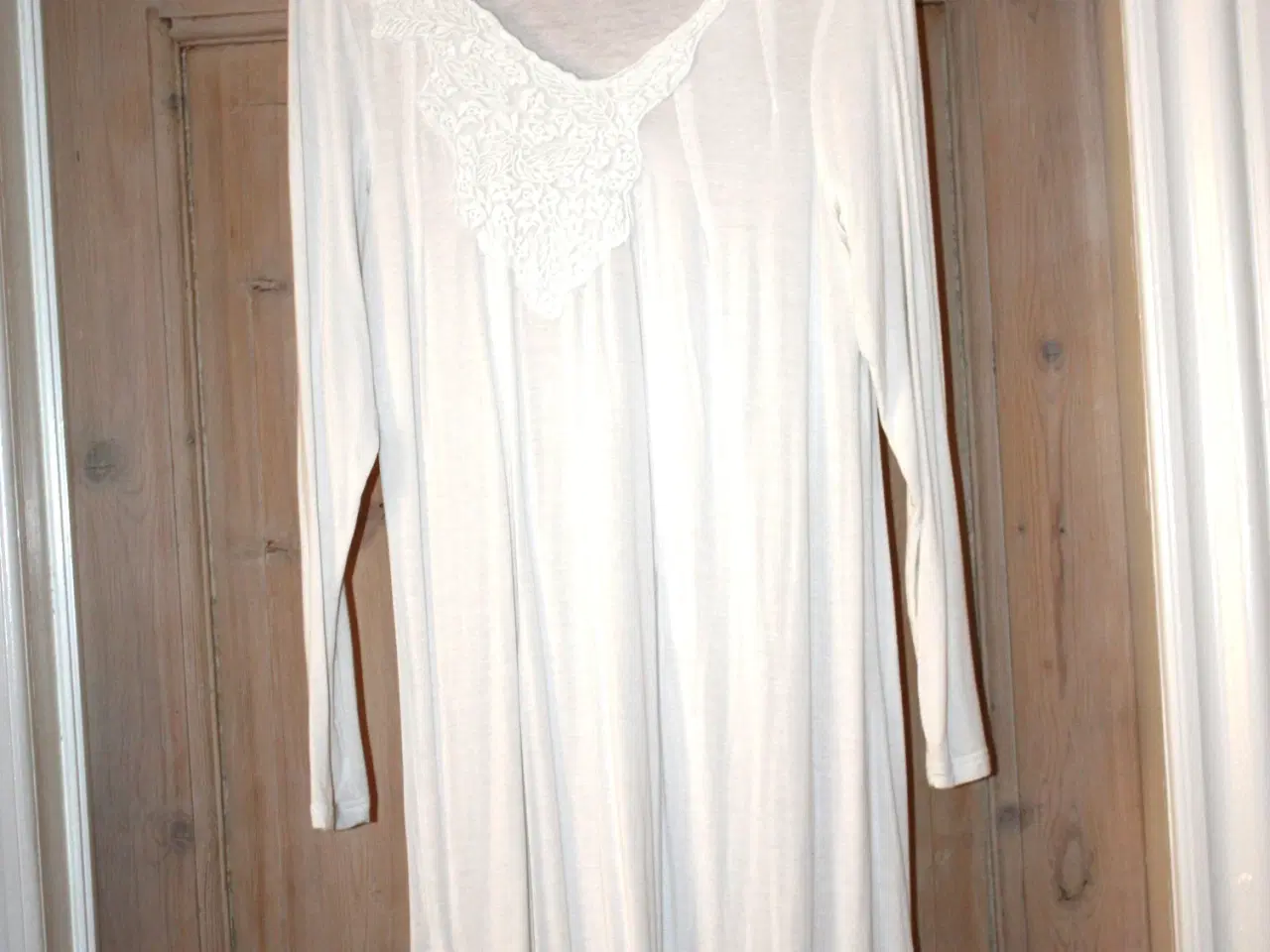 Billede 3 - Bonaparte natkjole brugt som underkjole str. ca 40