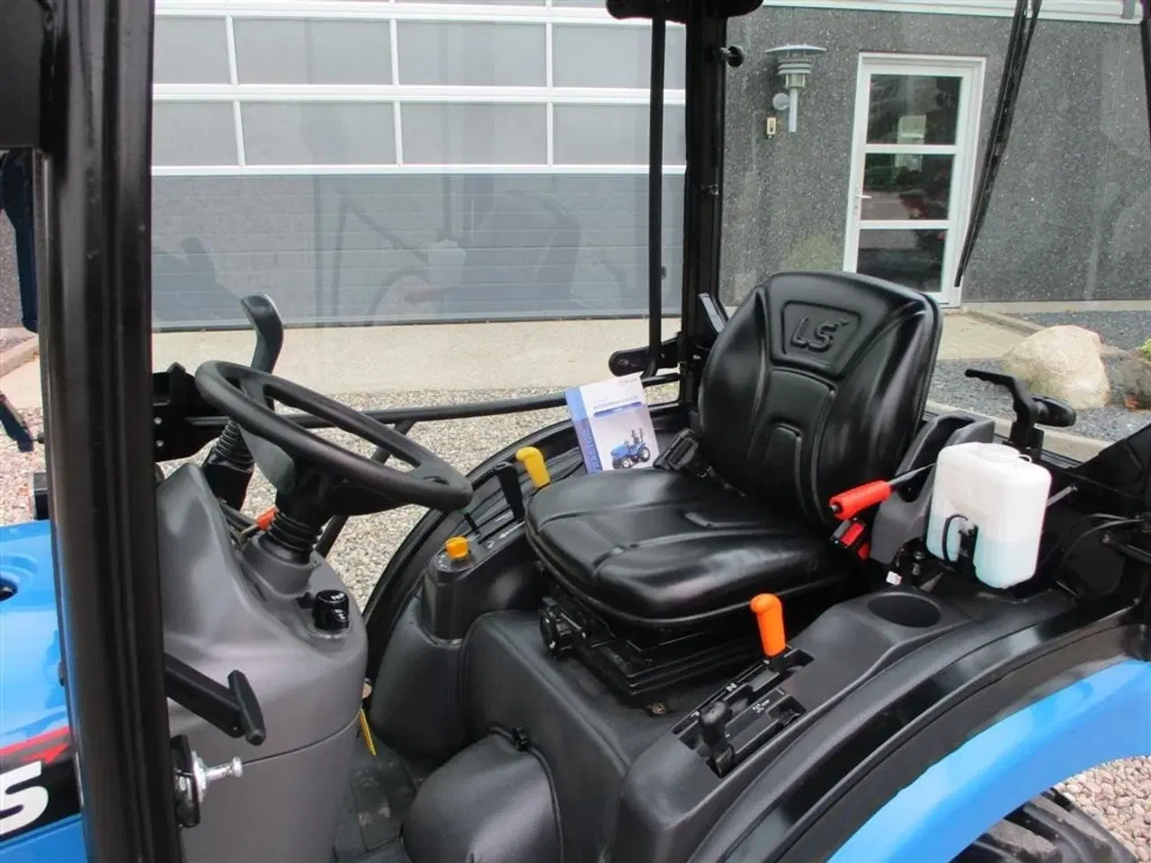 Billede 6 - LS J27 HST Med kabine, frontlift og frontPTO