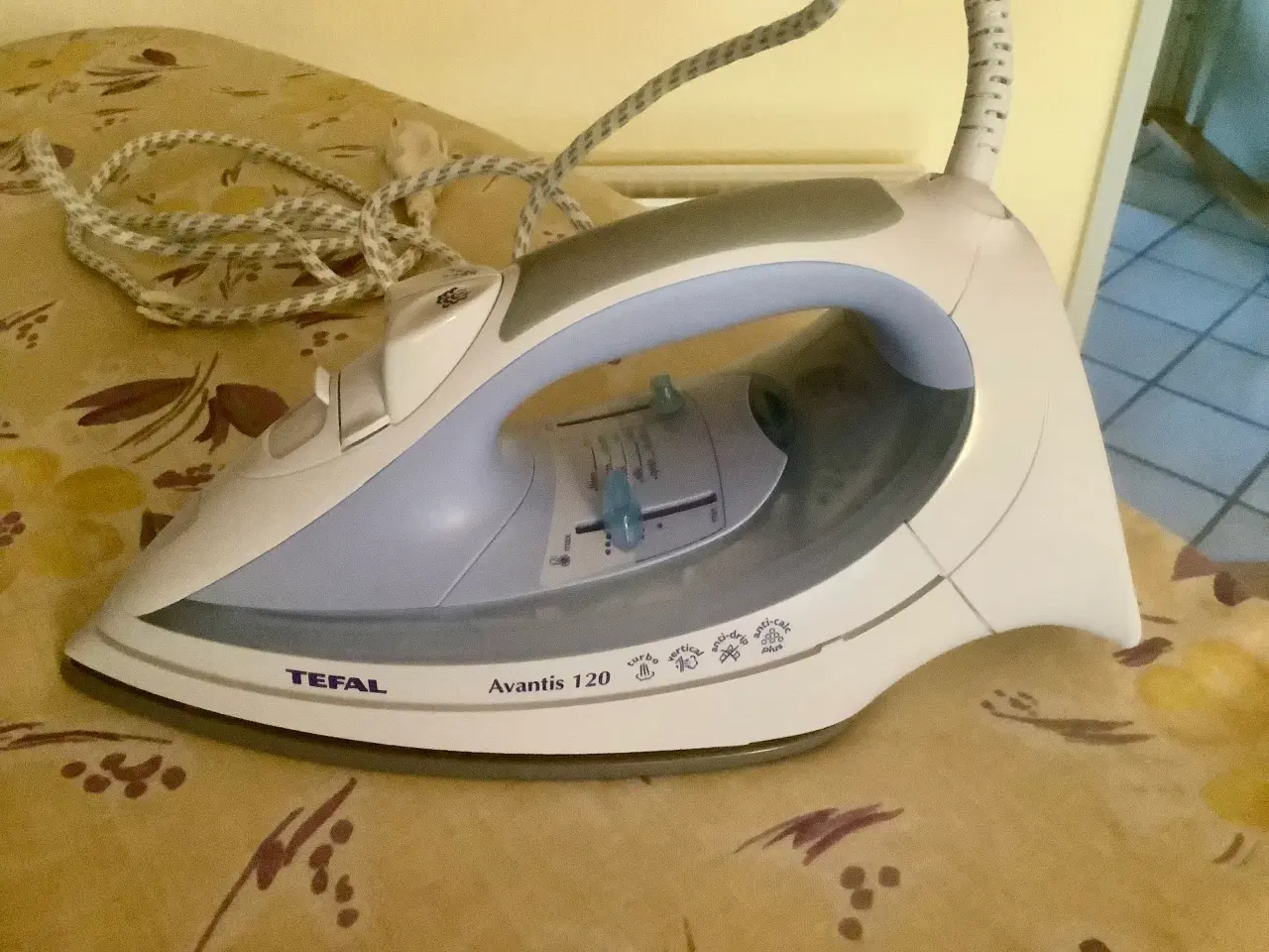 Billede 3 - Tefal dampstrygejern kun brugt få gange.