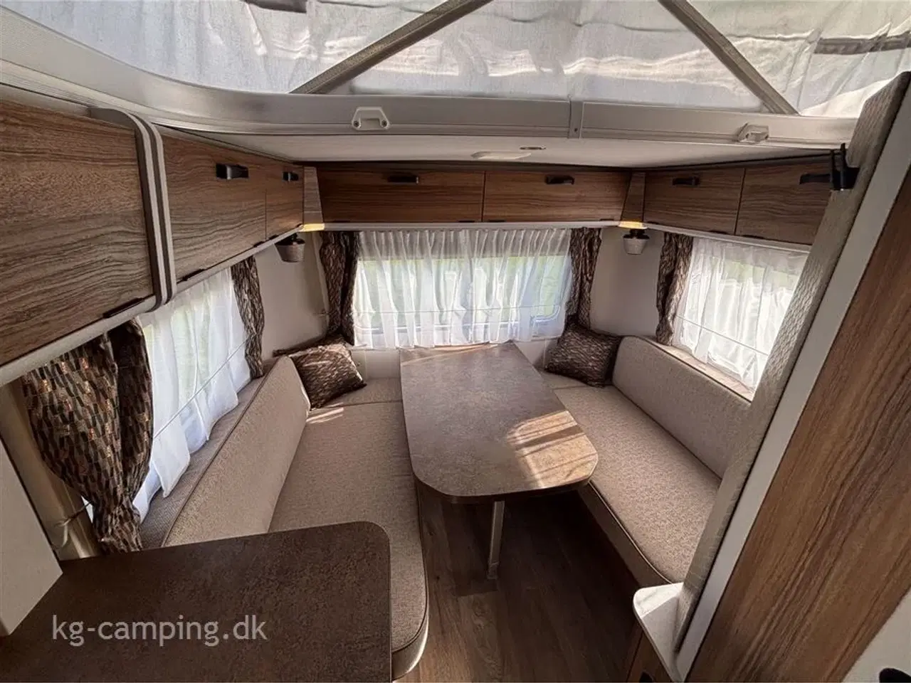 Billede 8 - 2023 - Eriba Touring 560   Ikonisk retrodesign møder moderne komfort