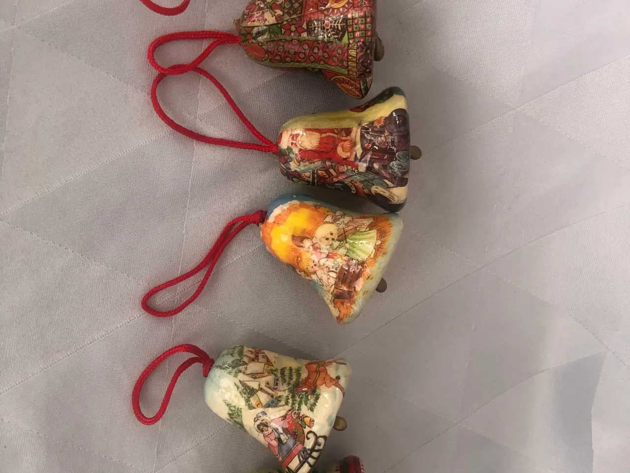 Billede 12 - 6 ældre juleklokker til ophæng