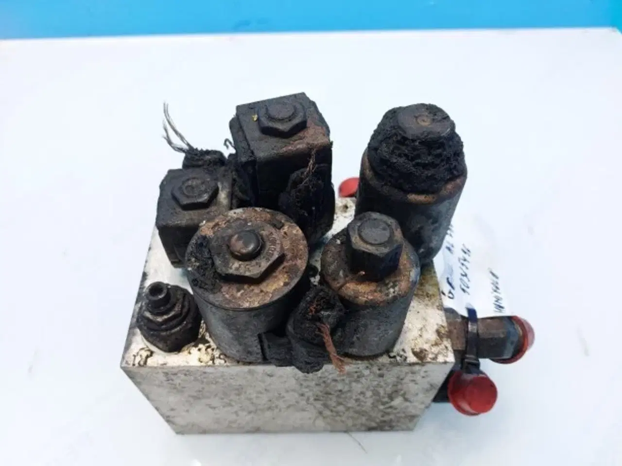 Billede 2 - GEHL AL750 Hydraulik Valve 50315496