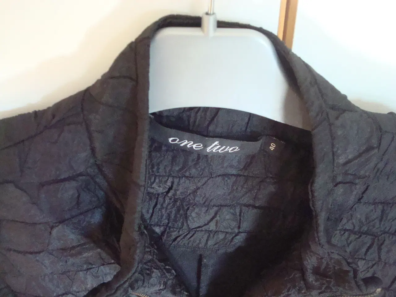 Billede 2 - Blazer, str. 40, One Two brugt 2 gange