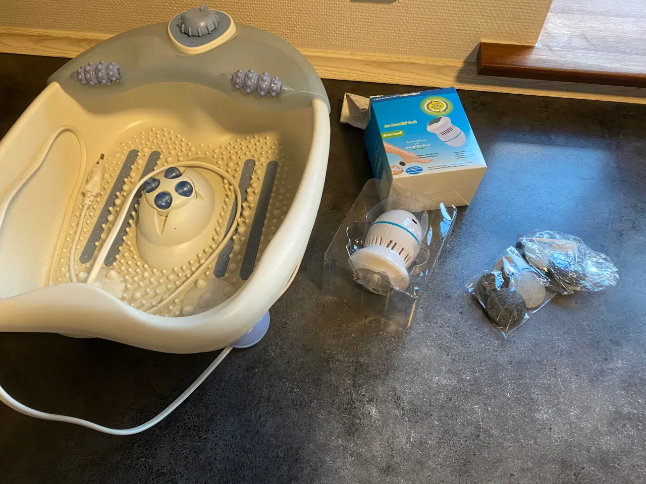 Billede 3 - Fodbad og elektrisk fodfil.