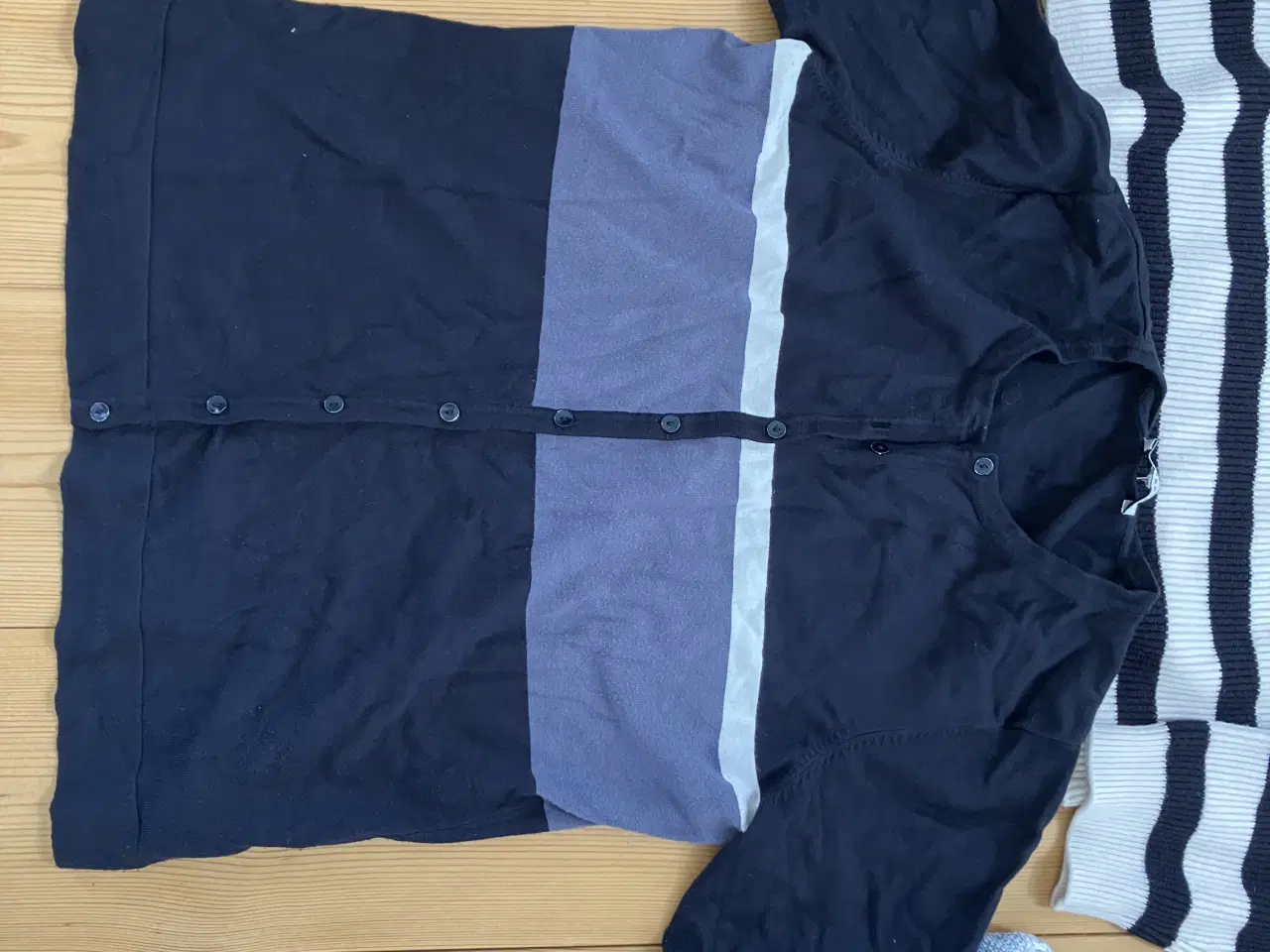 Billede 5 - 6 bluser / trøjer