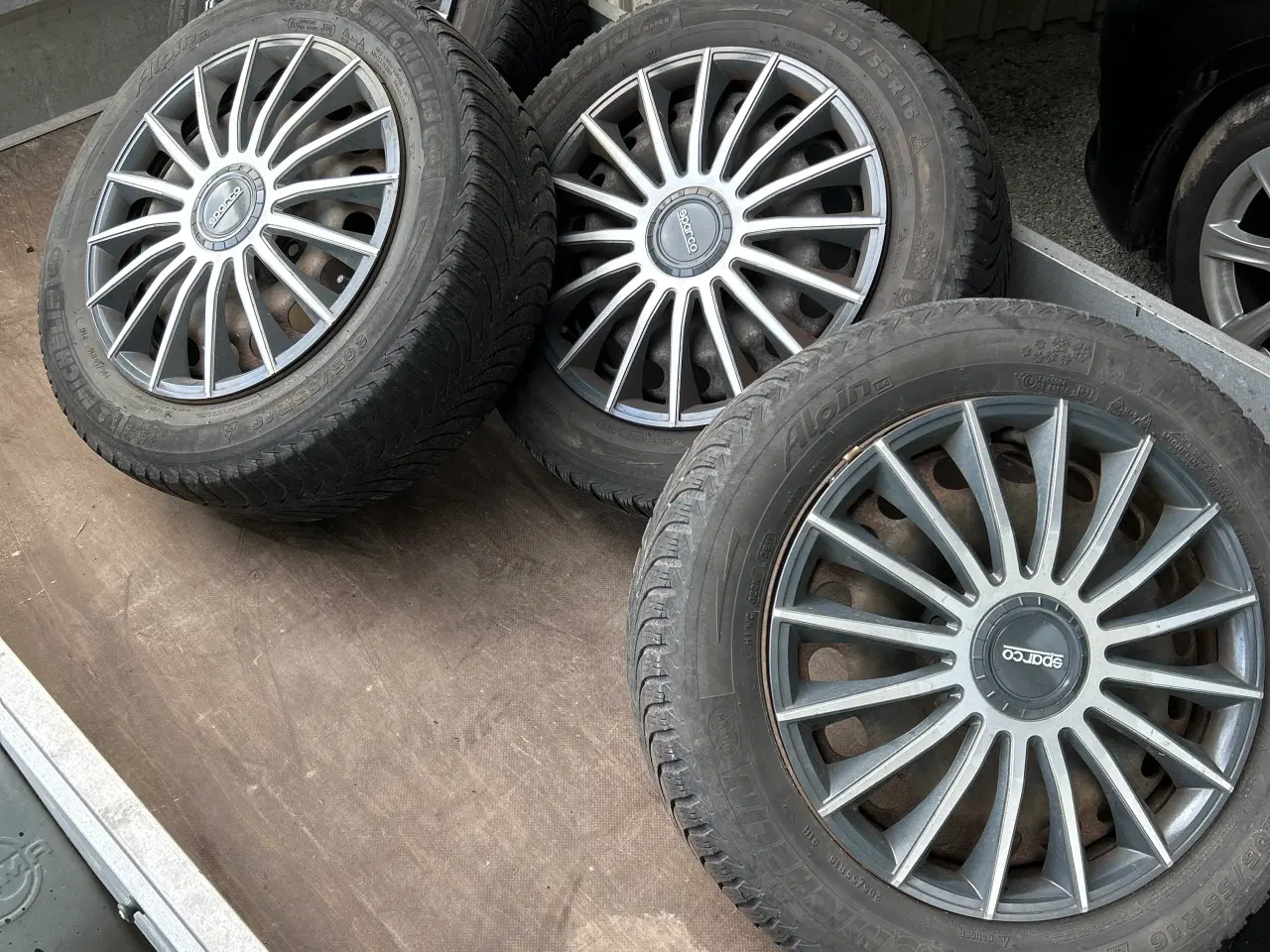Billede 1 - stålfælge og dæk