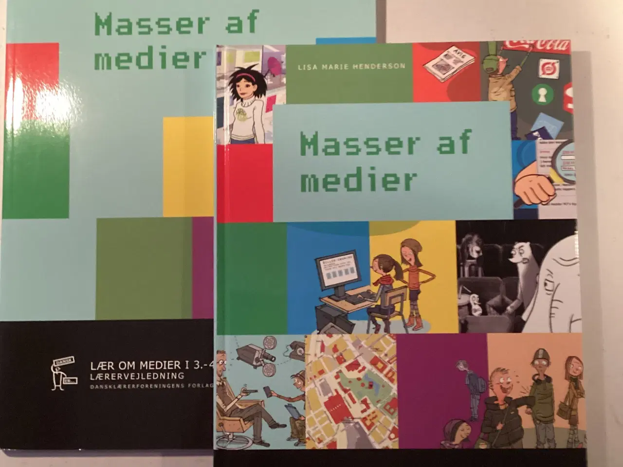 Billede 1 - Grundbog/elevbog om MEDIER + lærervejledning