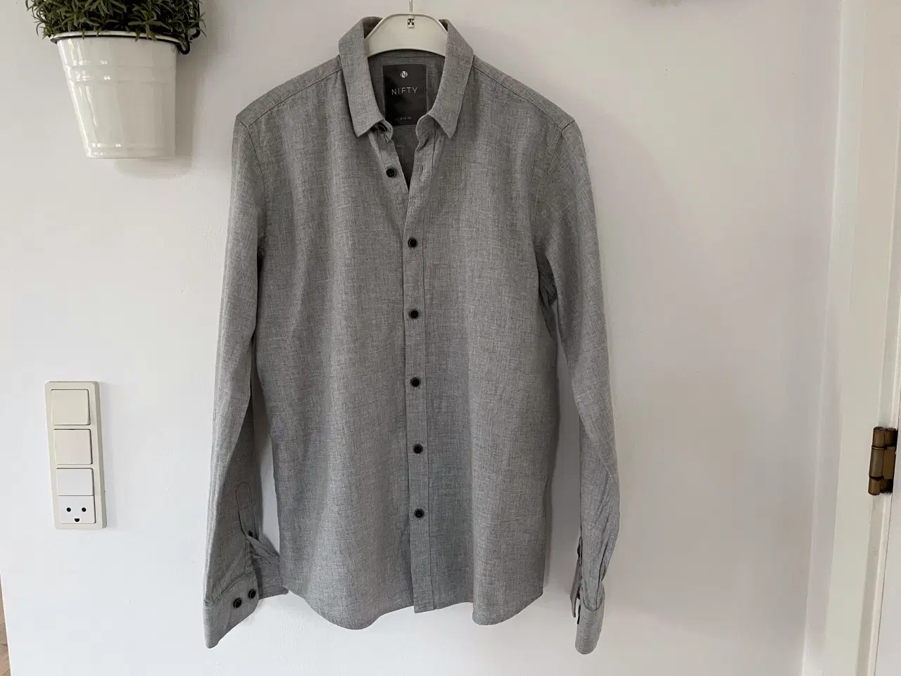 Billede 2 - Skjorte, Nifty, Str. S / 176