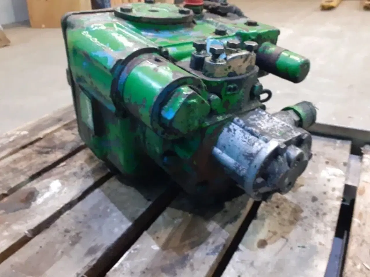 Billede 6 - John Deere 1075 Hydrostatpumpe AH63271