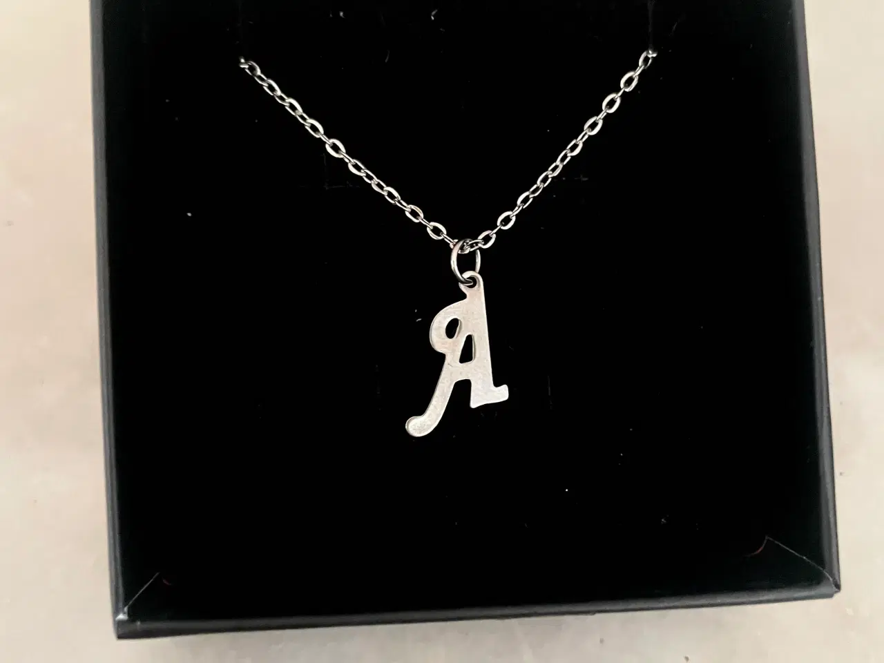 Billede 1 - Halskæde med vedhæng