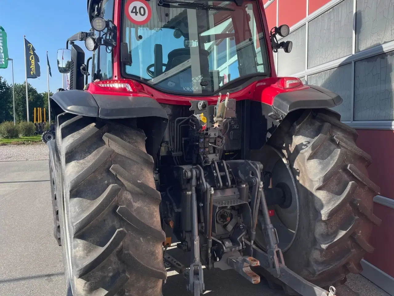 Billede 5 - Valtra G135 Active Aktiv med frontlæsser