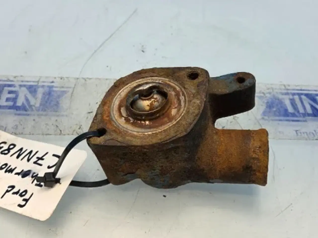 Billede 8 - Ford 4000 Thermostat Hus C7NN8594A