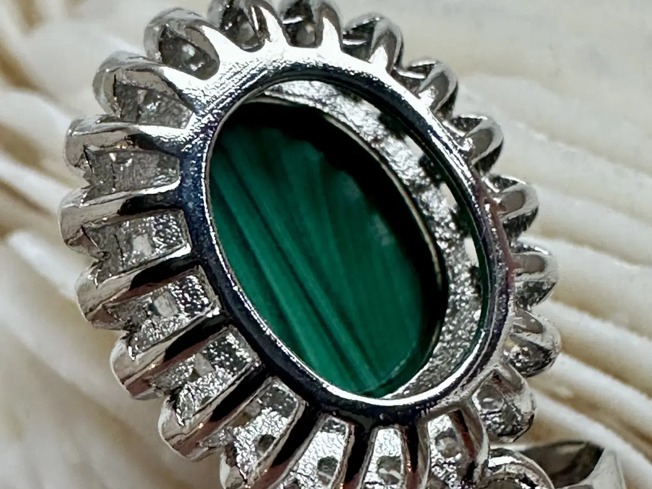 Billede 6 - To sølvvedhæng med halvædelsten. Læs beskrivelsen.