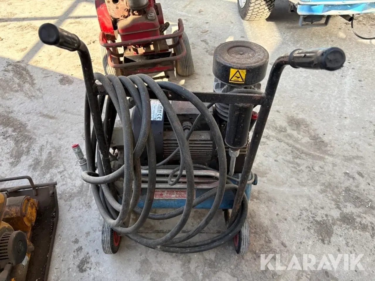 Billede 9 - Blandet lot, pladevibrator,kompressor,Løftevogn, hævesænke vogn.