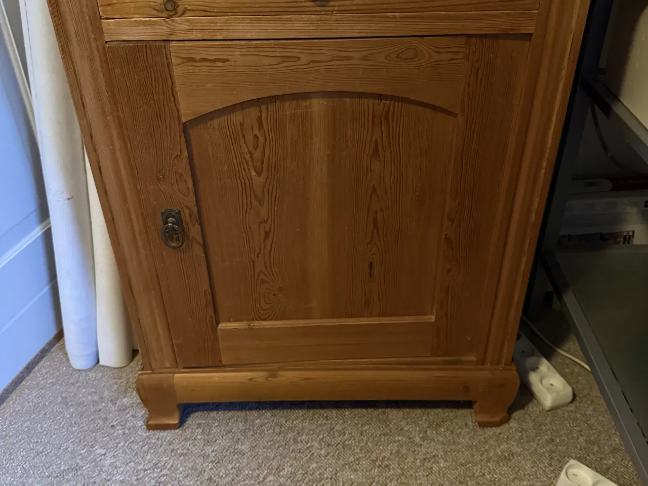 Billede 1 - Fin servante med marmor plade