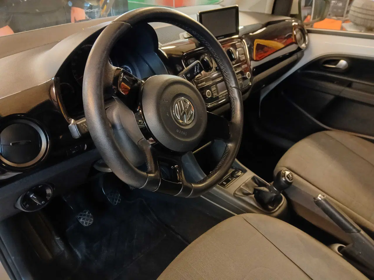 Billede 5 - VW UP  MPI 60 HK. 5 dørs