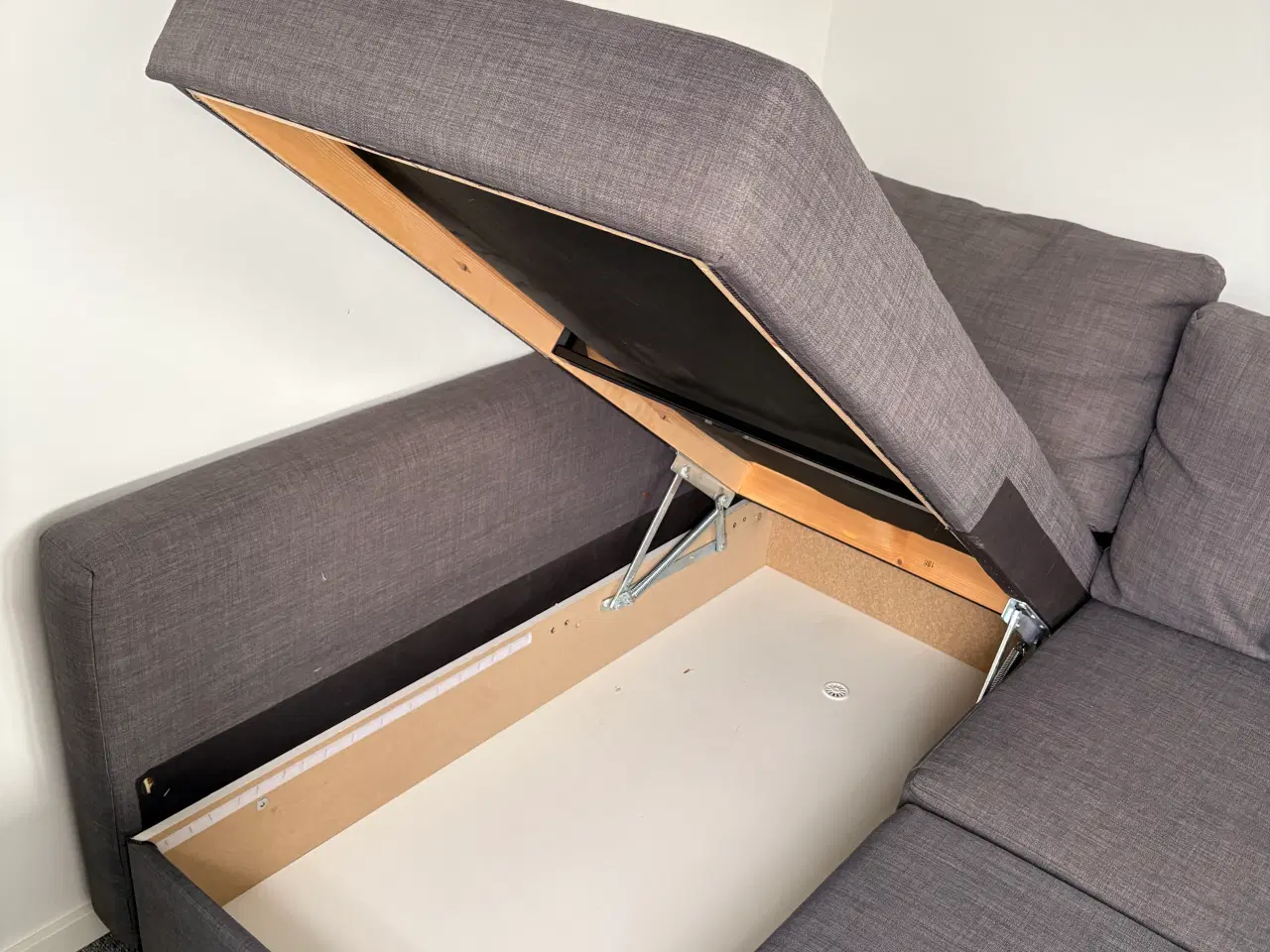 Billede 5 - Sovesofa med opbevaring