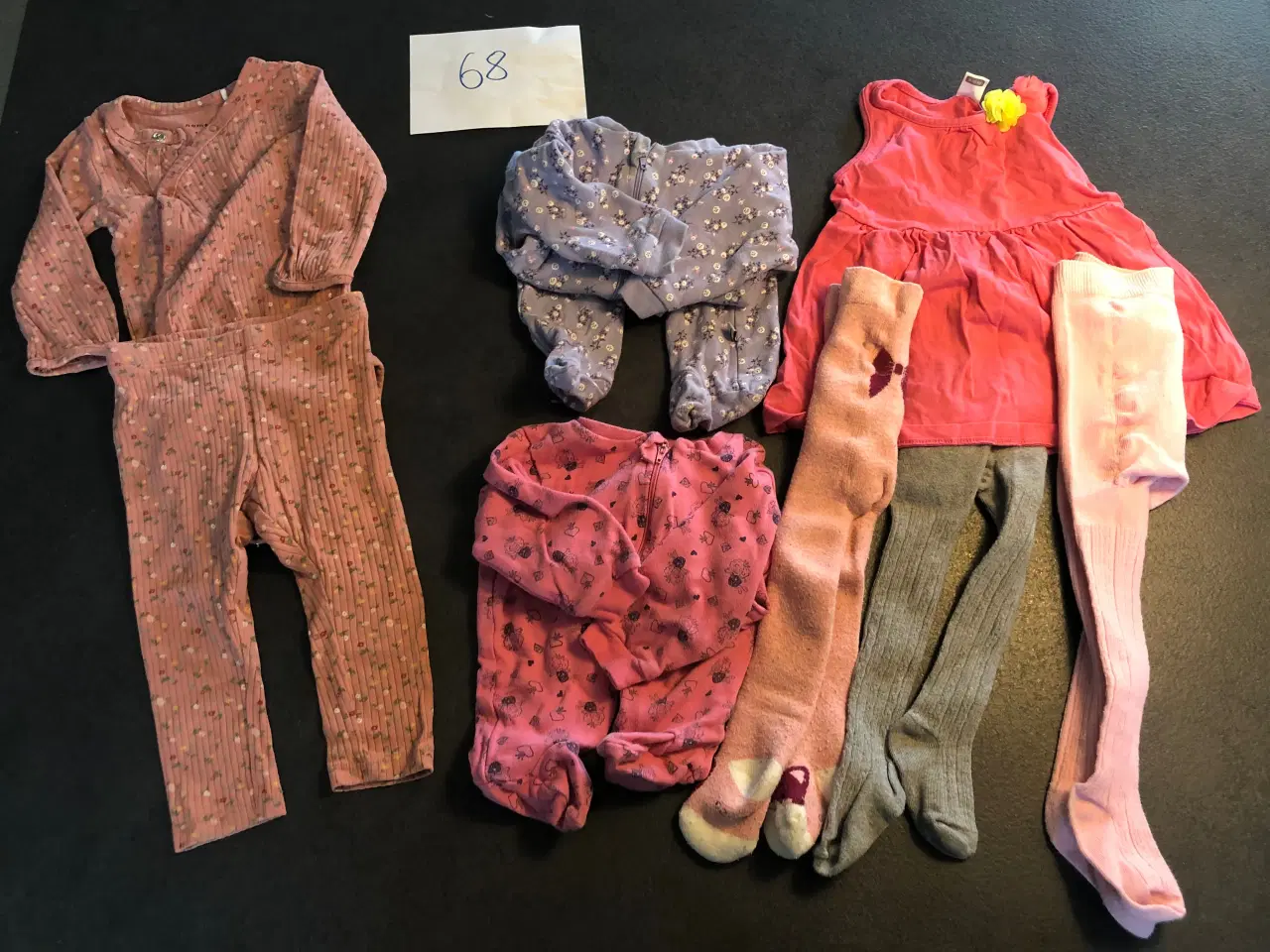 Billede 2 - Tøjpakke til pige str 68 med 22 stk tøj