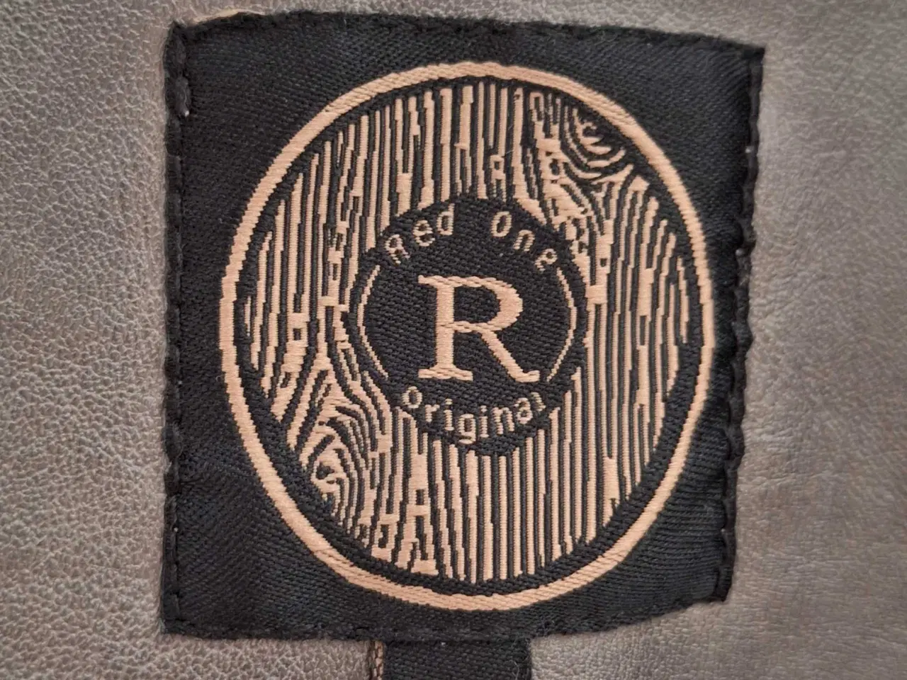 Billede 6 - Red One Original imiteret skindjakke str. 38