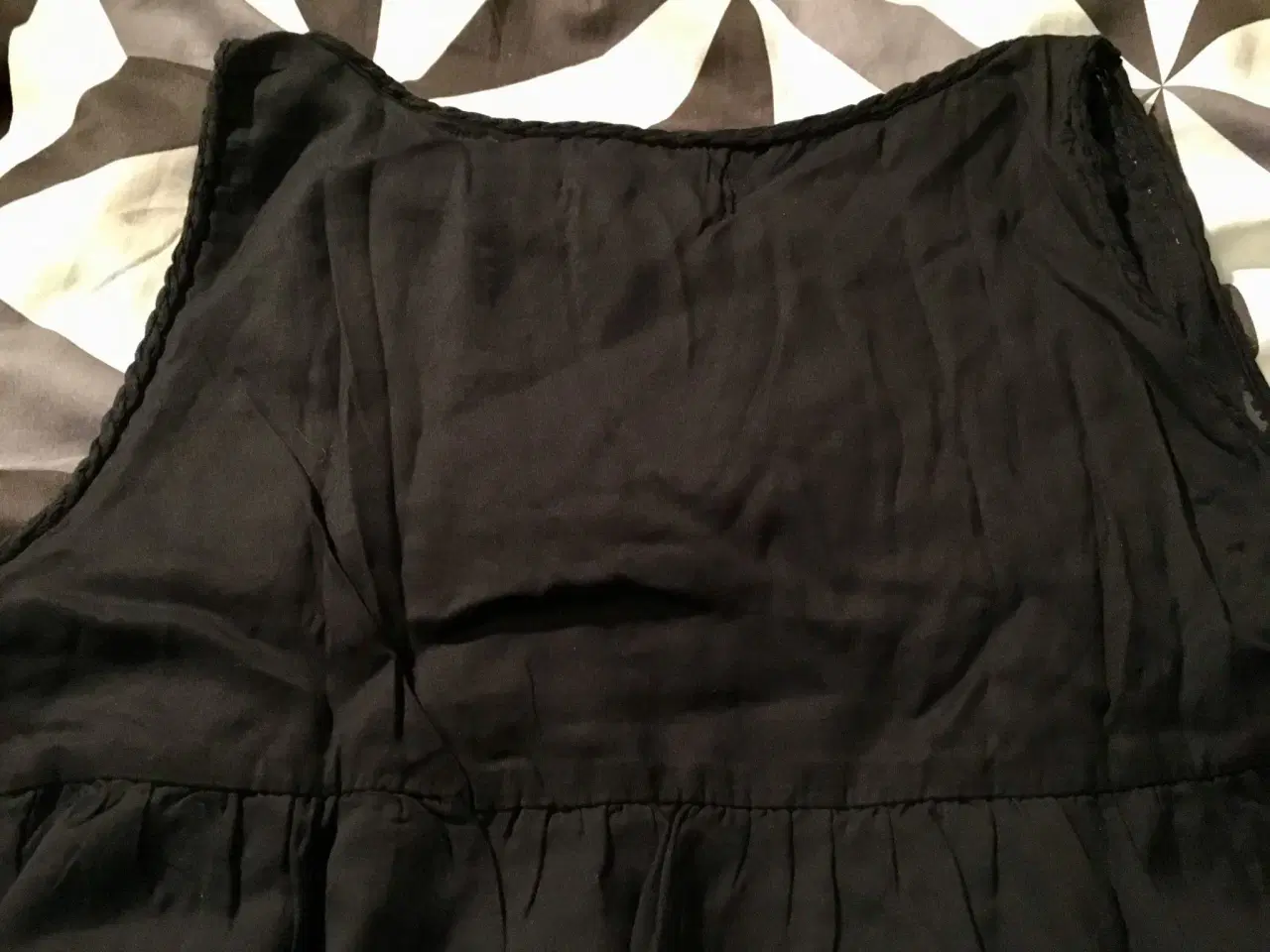 Billede 10 - Ubrugt sort tunika til salg