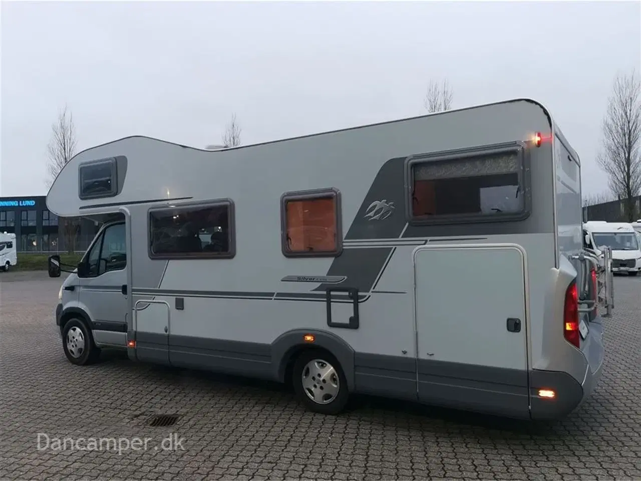 Billede 5 - 2008 - Knaus Traveller Sport Silver Line   Super dejlig camper med plads til 6 personer. Dobbeltseng på tværs i bag samt dobbeltseng i alkove.