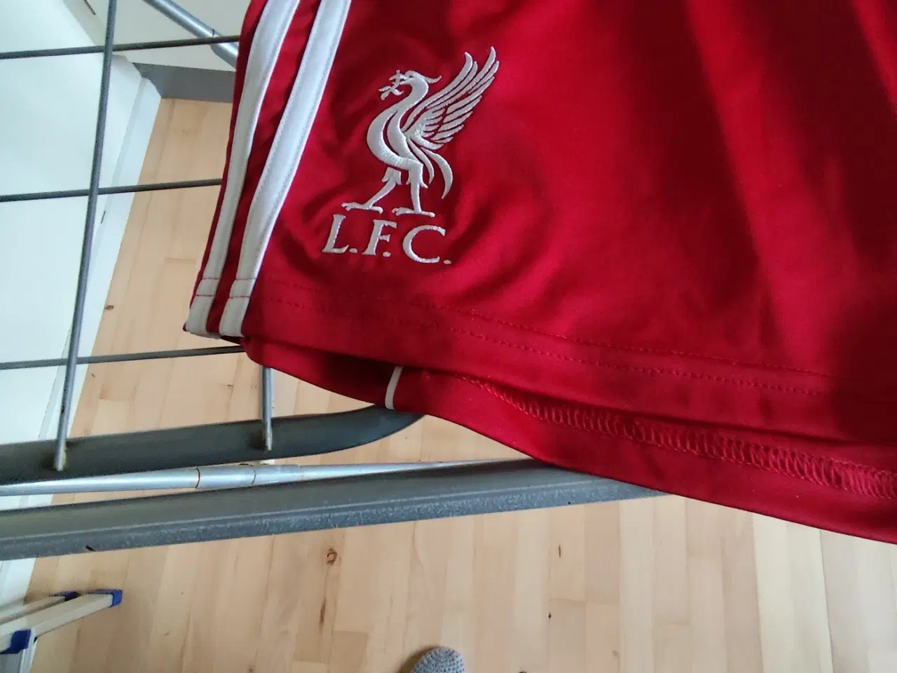 Billede 8 - LIVERPOOL FC Adidas Herre 25/26 Hjemmetrøje+shorts