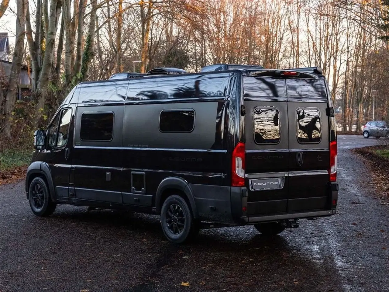 Billede 57 - 2026 - Tourne 6.4 Select aut. gear - Black   Tournes topmodel med langsgående senge