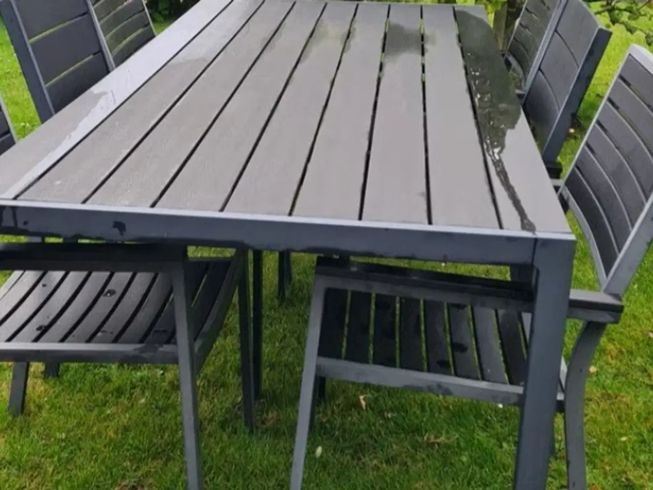 Billede 2 - Havebord med stole 