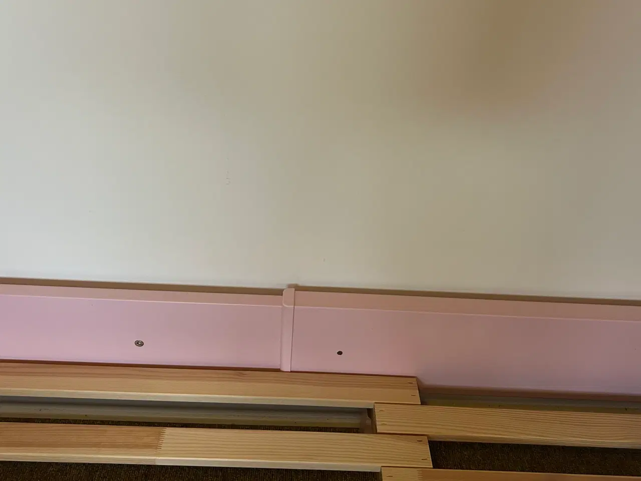 Billede 5 - Flot og solid udtræksseng til pige