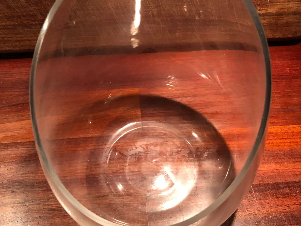 Billede 3 - Vase / beholder i glas i skråt design
