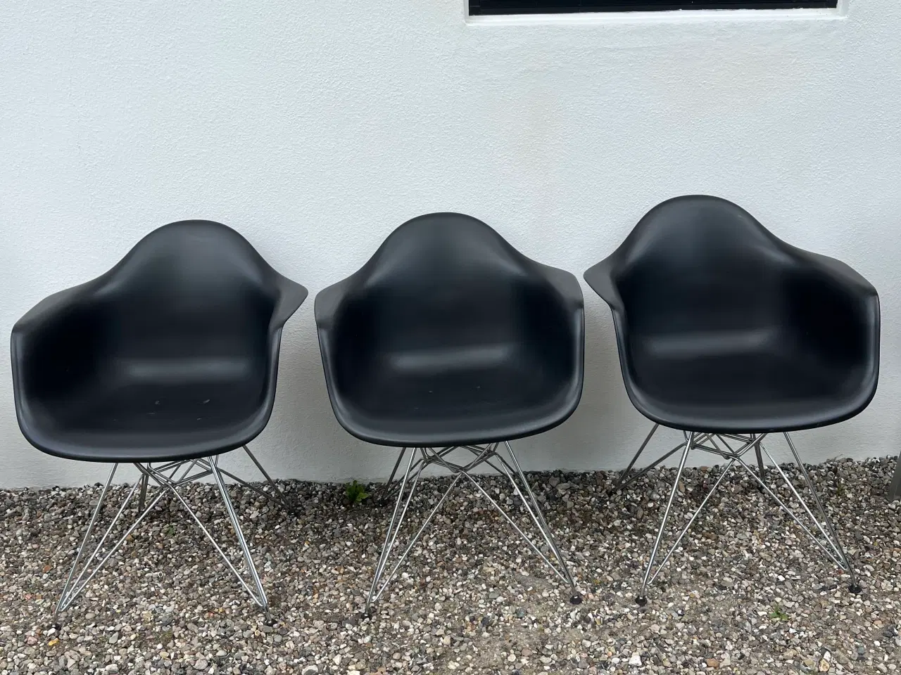 Billede 1 - Vitra Eames Plastic Armchair DAR (Sort)