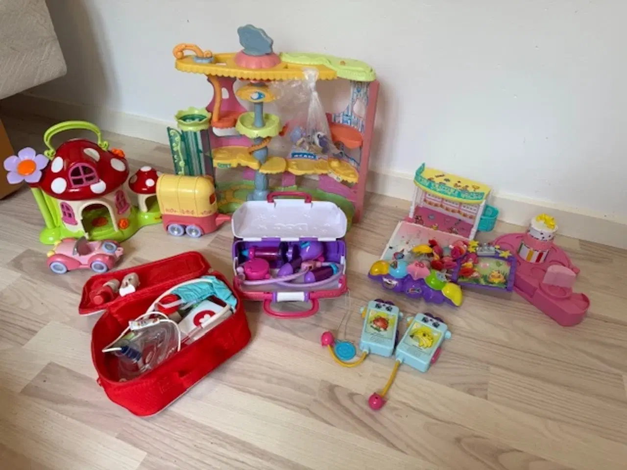 Billede 6 - Legetøj blandet