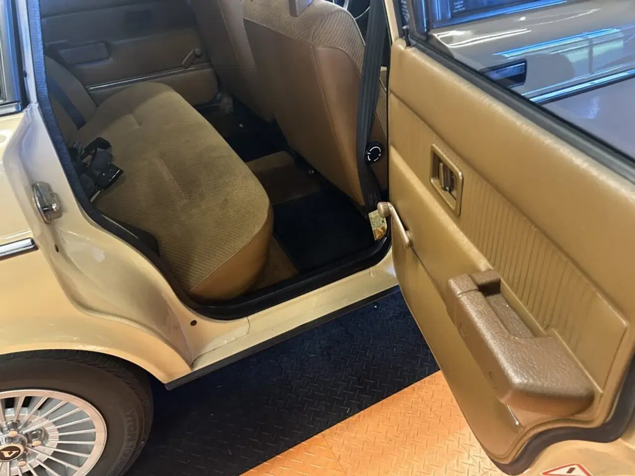 Billede 15 - Volvo 240 GL Aut i helt unik fin stand