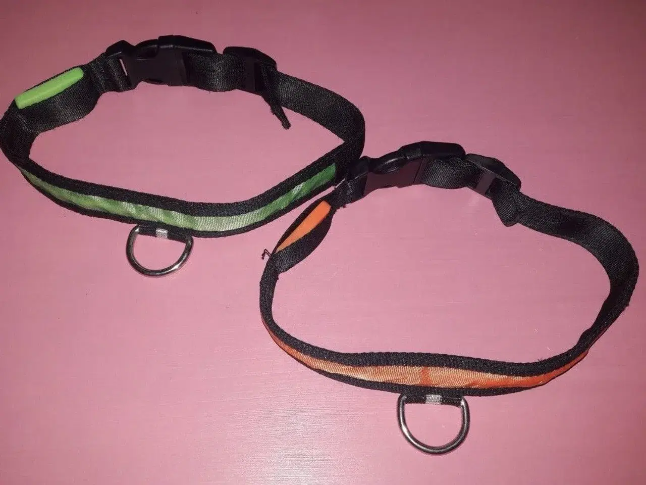 Billede 1 - Halsbånd Sort & grøn/orange LED halsbånd