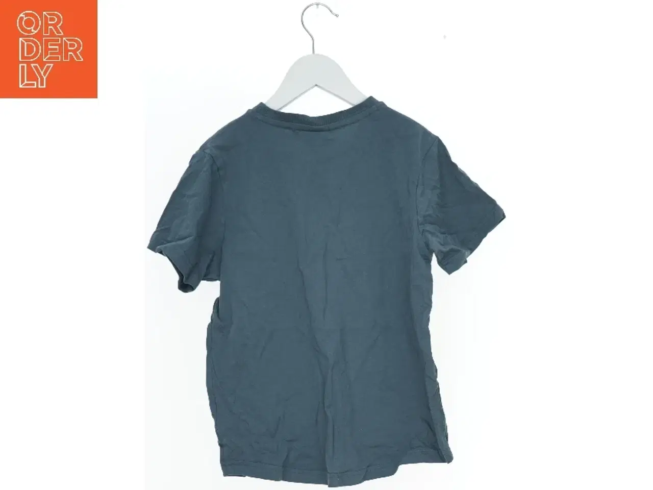 Billede 2 - T-shirt med brystlomme fra Hummel (str. 146)
