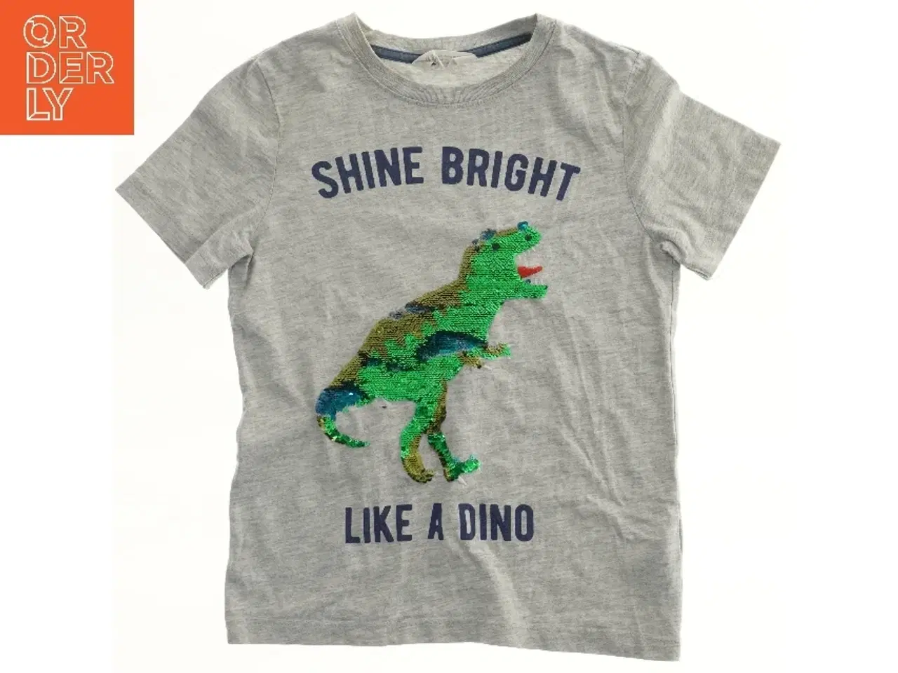 Billede 2 - T-shirt med dinosaur palietter fra H&M (str. 140)