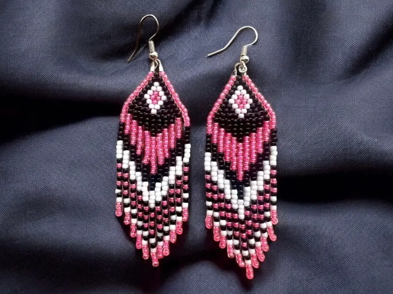 Billede 1 - Grønlandske øreringe, håndlavede 