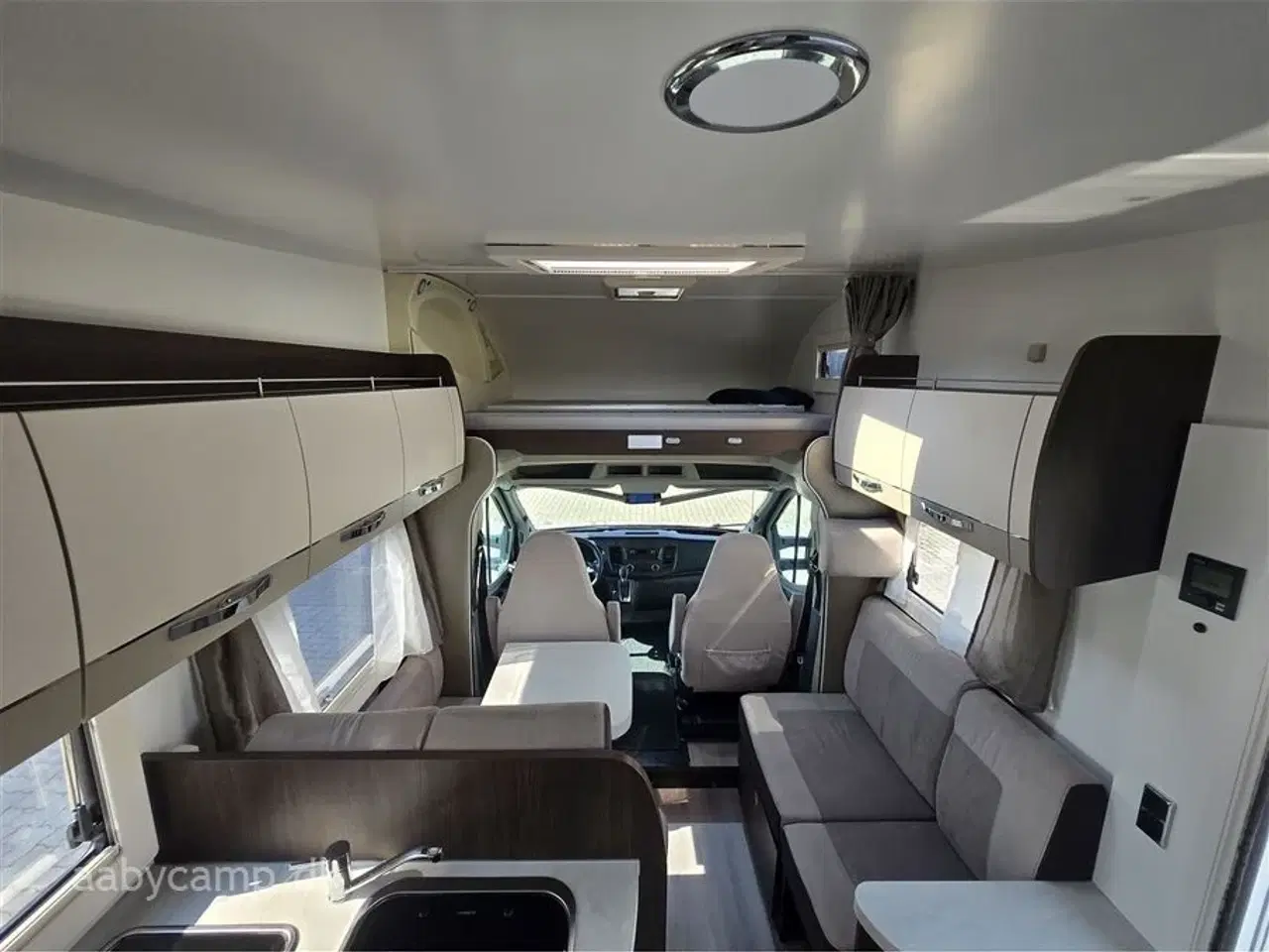 Billede 8 - 2020 - Benimar Sport 363   NK Pakke. Automatgear. solceller. markise. Batteri. Plisse i for og sideruder. Bemærk at den har 5 selepladser.