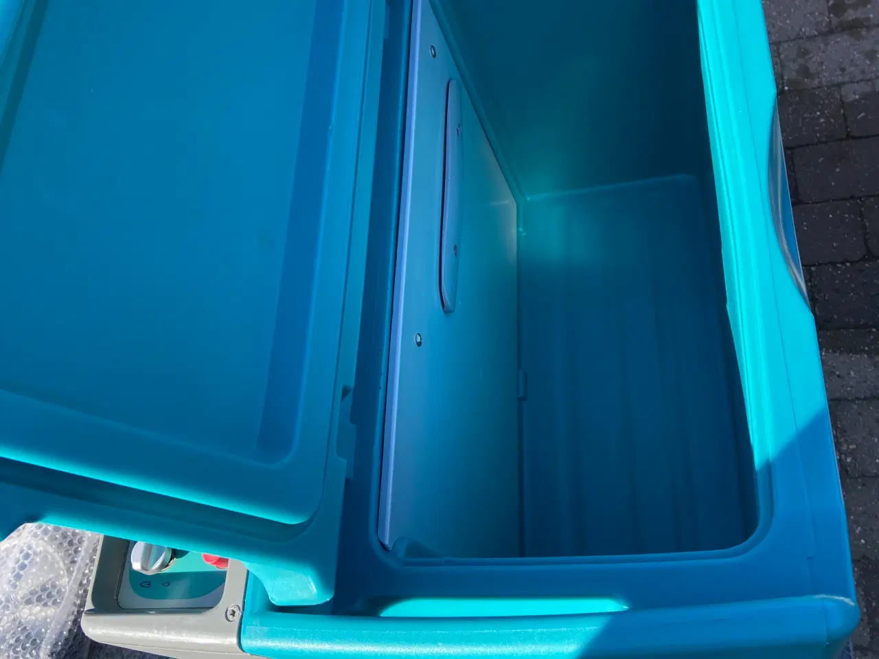 Billede 2 - Electrolux køleboks 35 Liter.  12V - 230V og gas