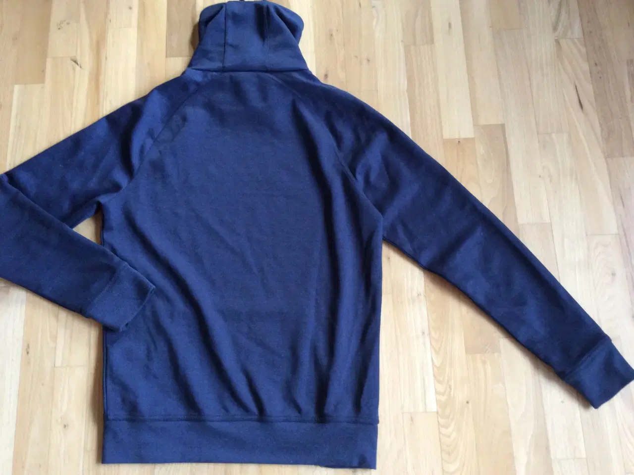 Billede 2 - Blåmeleret hoodie