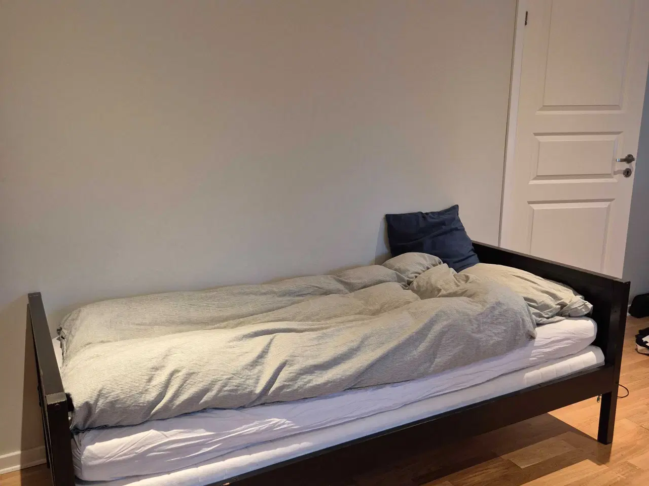 Billede 2 - Køjeseng som kan deles til to senge