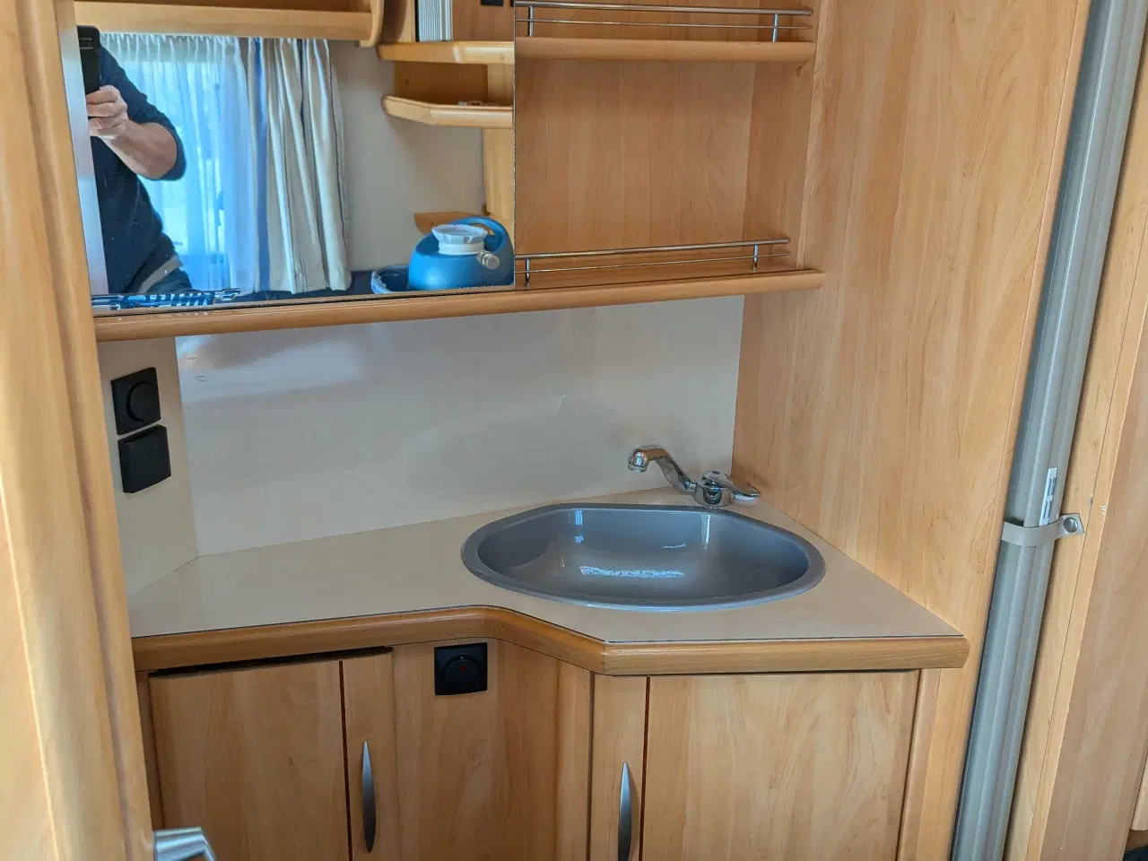 Billede 6 - Fuldt udstyret campingvogn