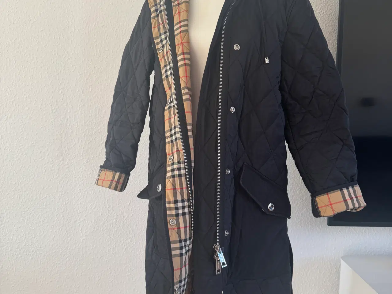 Billede 6 - Burberry quiltet jakke med hætte