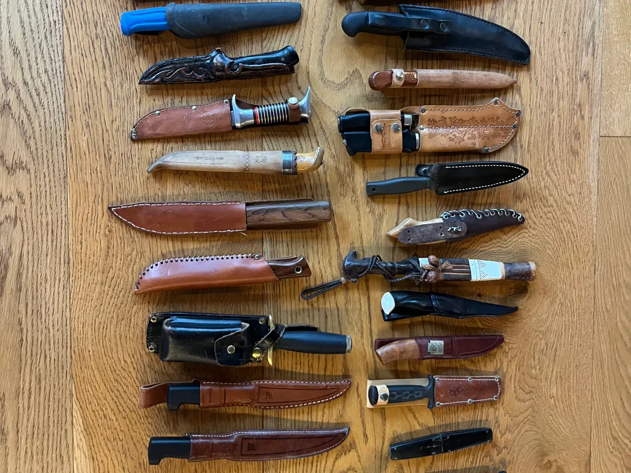 Billede 9 - Stor knivsamling