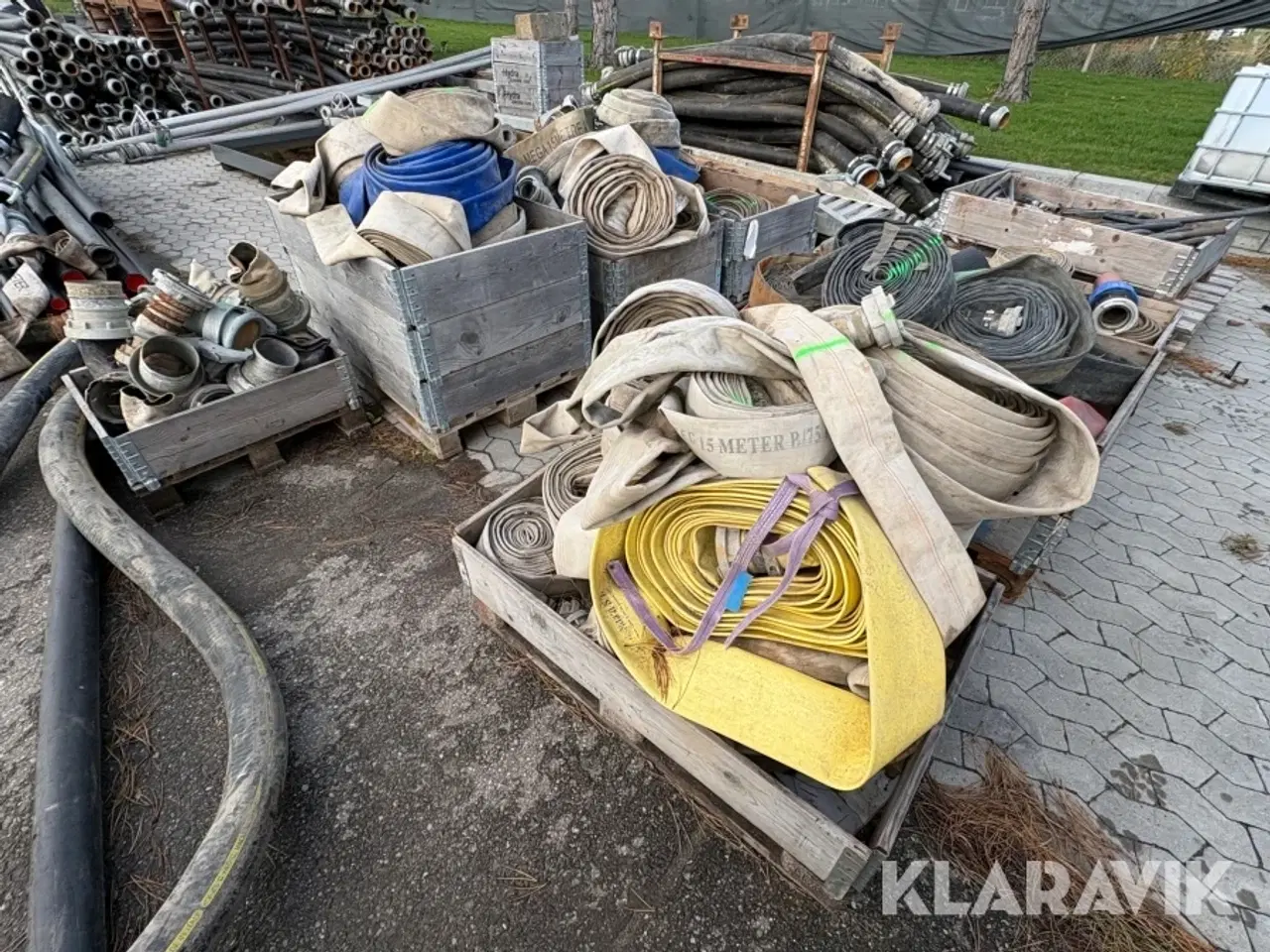 Billede 1 - Assorterede slanger og koblinger - 6,5 paller