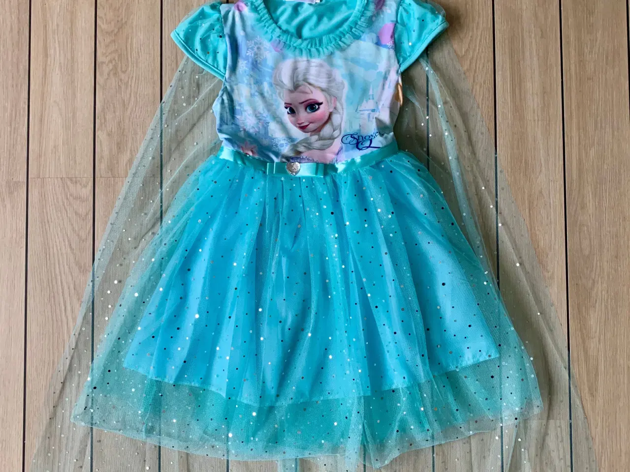 Billede 5 - Frost kjole med slæb str. 116 med Elsa fra Frost