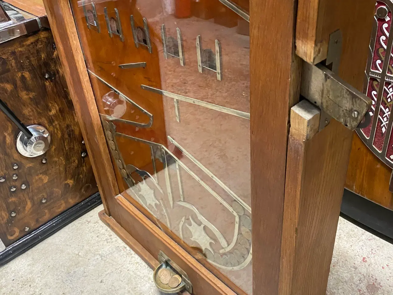 Billede 2 - Spillemaskine 5 øres vægspil